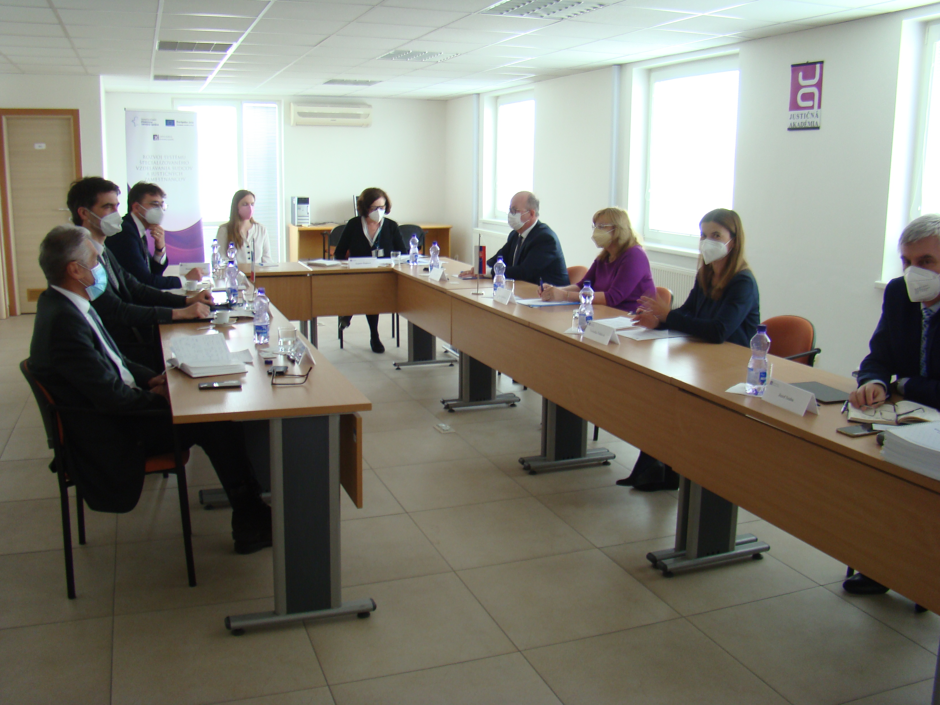 Prijatie zástupcov Francúzskeho veľvyslanectva v Justičnej akadémii Slovenskej republiky v Pezinku